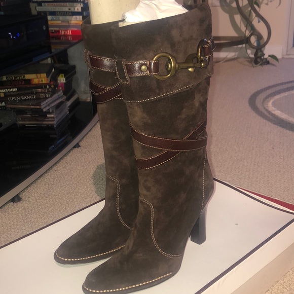 Boots - Picture 5 of 8